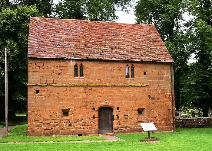 700x500Barn Kenilworth Abbey Museum & Heritage Centre, Abbey Fields