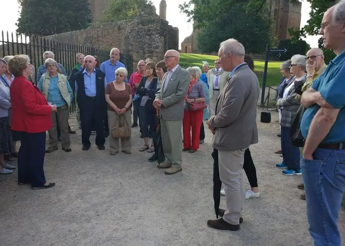 700x500Castle-Tour Tour of Kenilworth Castle, July 2017